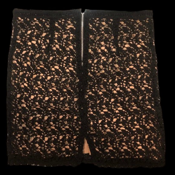 KENDALL + KYLIE BLACK LACE CROTCHET MINI SKIRT AND CROP TOP SET - Picture 5 of 9